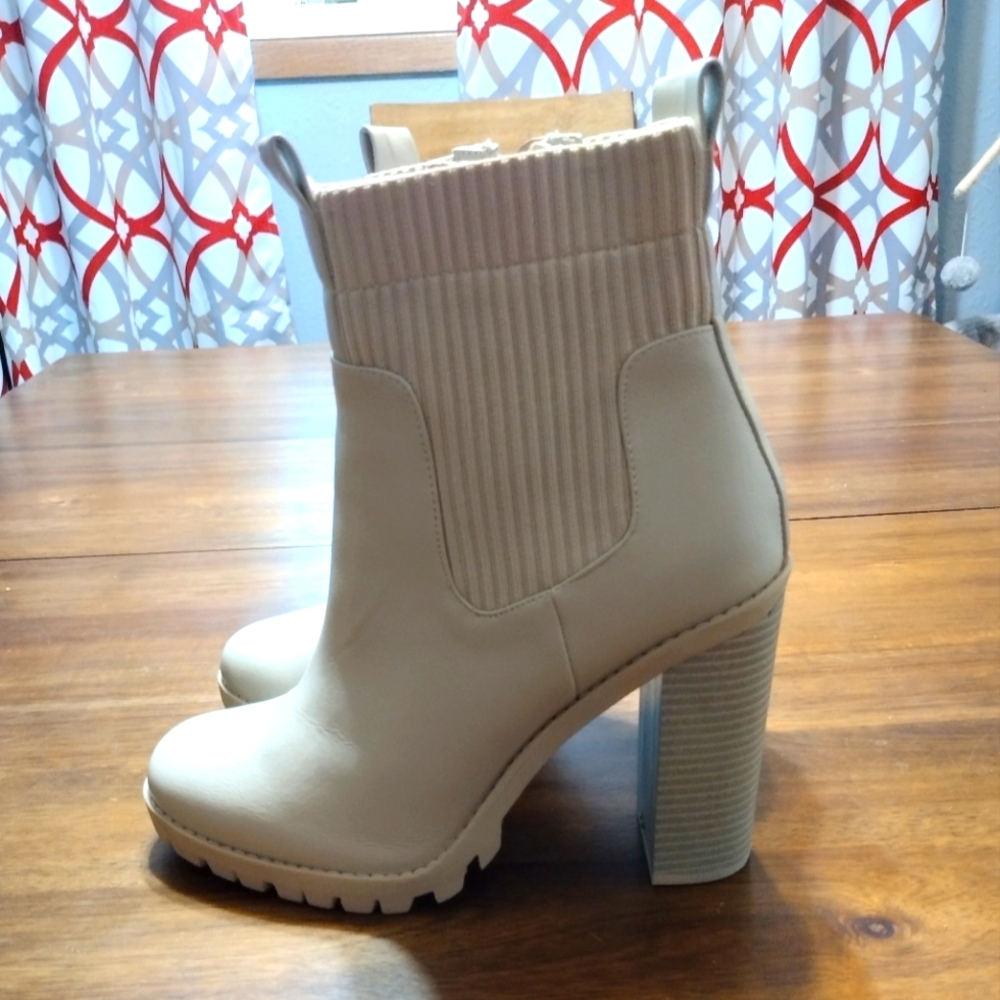 BCBG sock boots sz 11